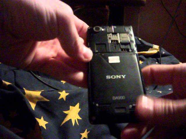 Не включается телефон видео. Sony Experia кнопка включения. Кнопка включения телефона Сону. Sony Xperia с кнопками. Сломалась кнопка включения на телефоне.
