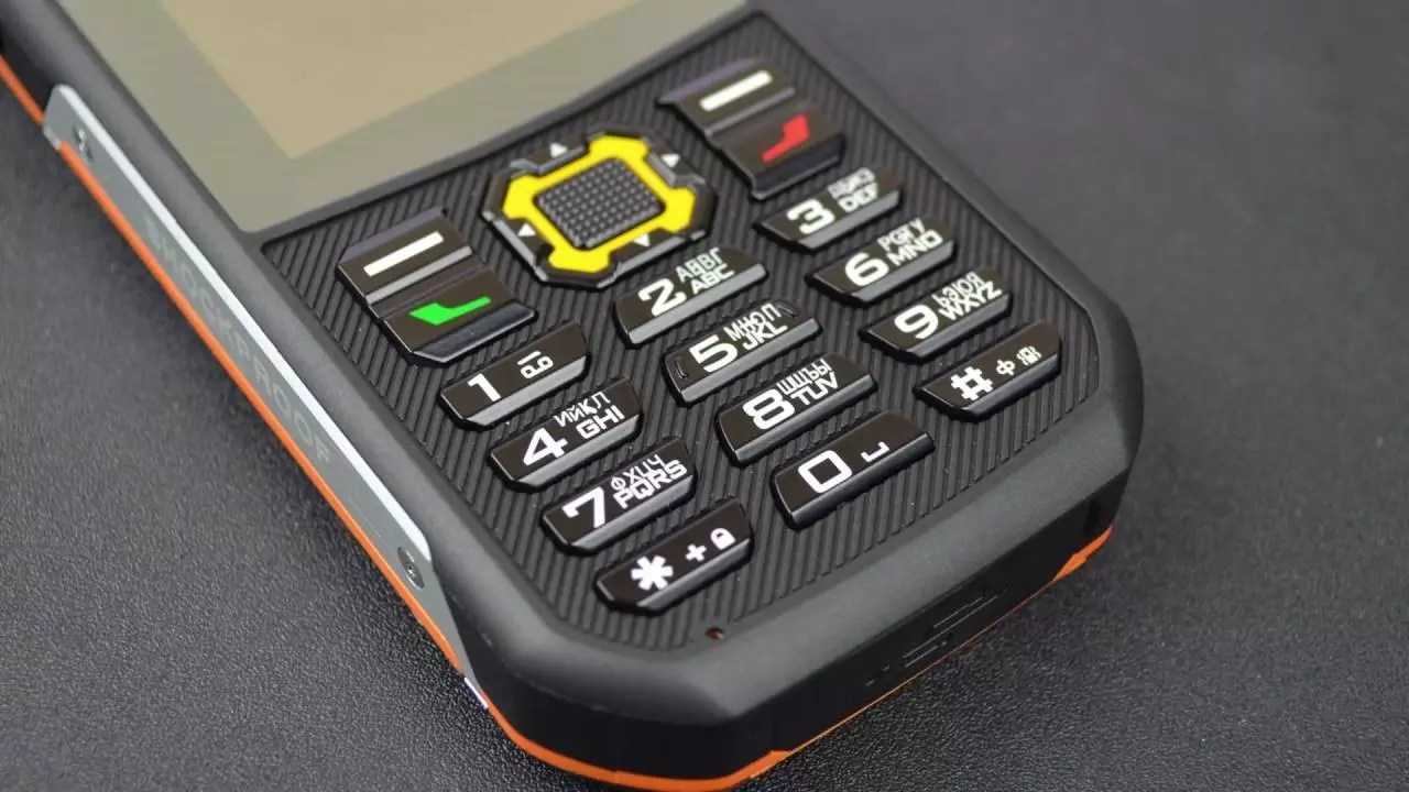 Мобильный телефон с 3 сим-картами: обзор моделей